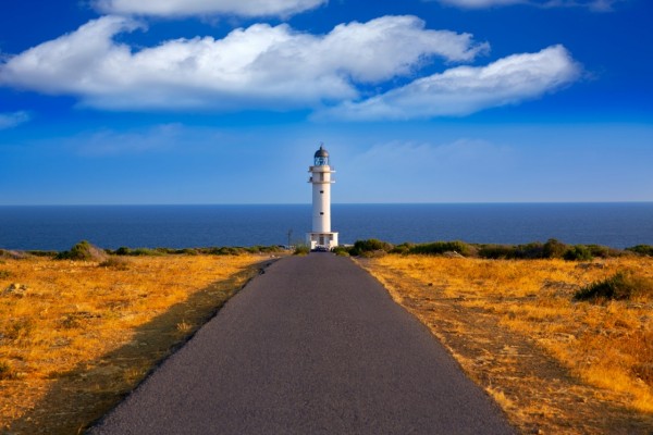 10-essentials-you-must-visit-before-leaving-formentera-island!-barbaria-cape-lighthouse-in-formentera-mediterranean-balearic-islands-of-spain-573-fdca