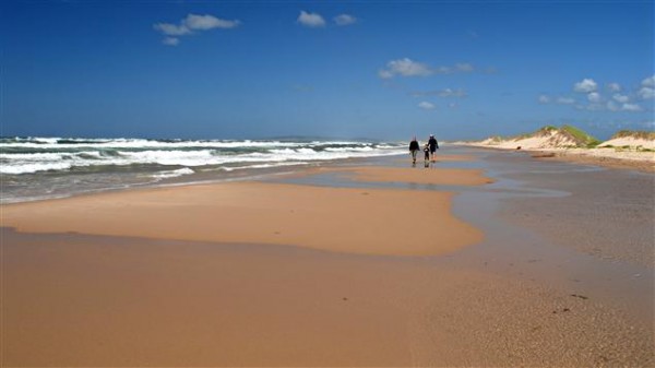 110519_08g80_iles-de-la-madeleine-plage_sn635