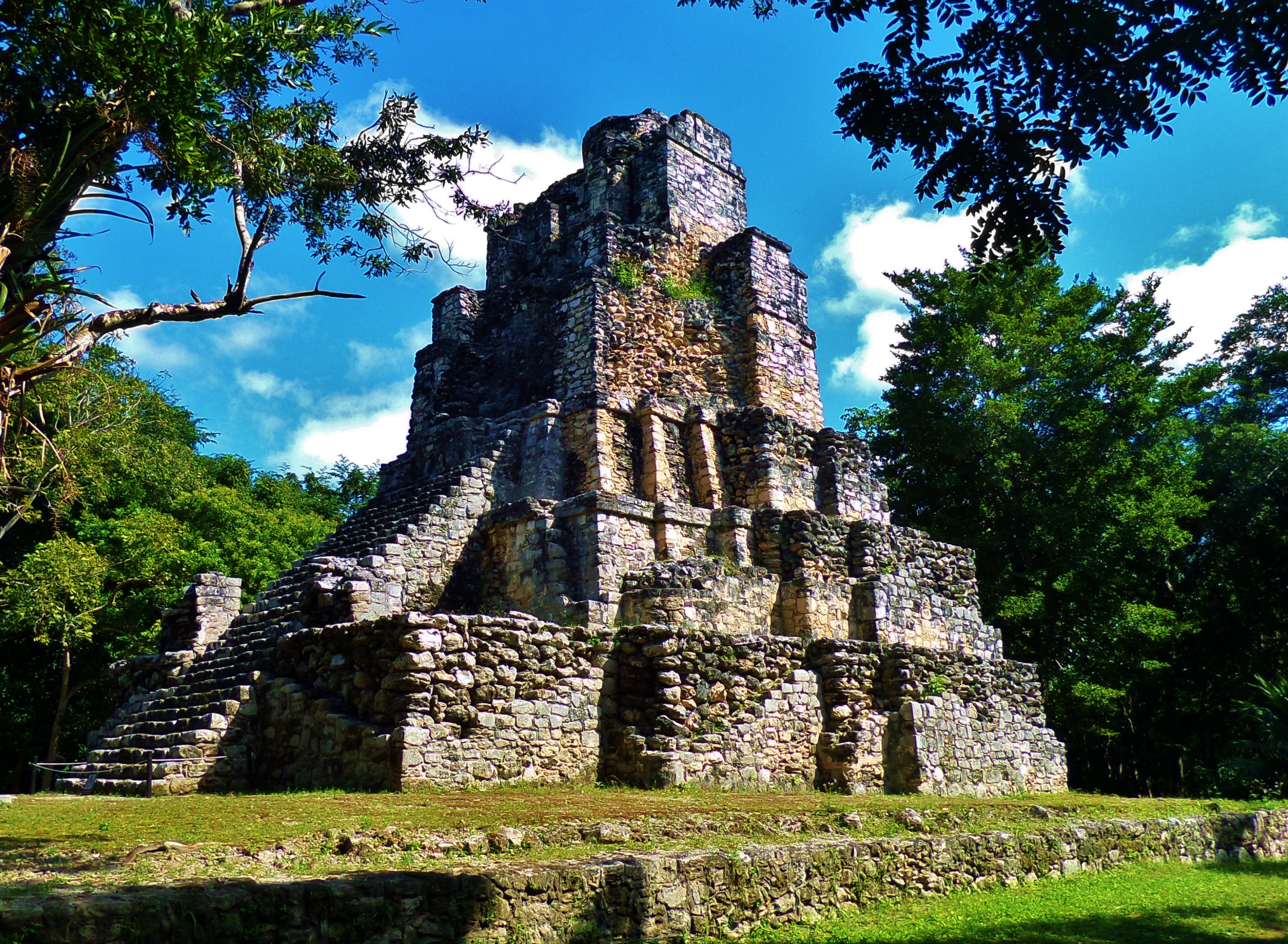 temple jungle amazonienne