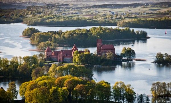 TRAKAI-CASTLE-01